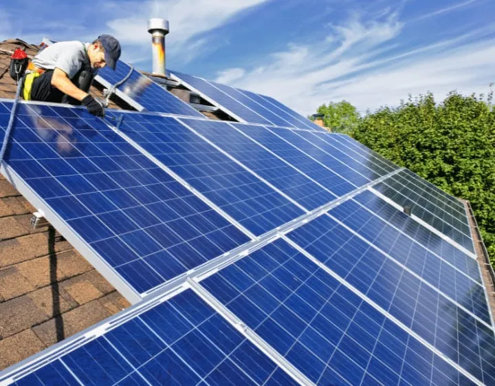 Maximizing Solar Efficiency: The Importance of Regular Solar Panel Cleaning