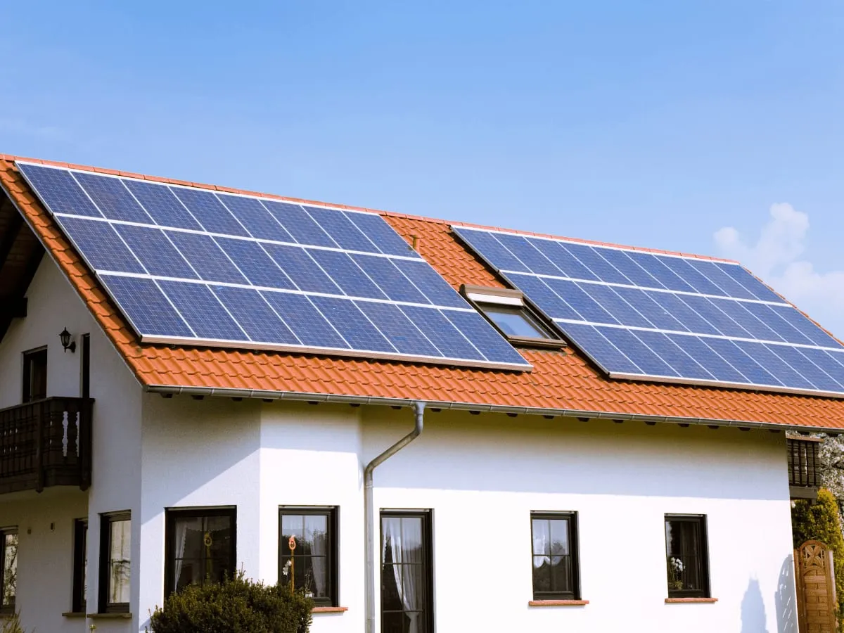 Why Solar Panel Cleaning Services Are Crucial After A Big Storm