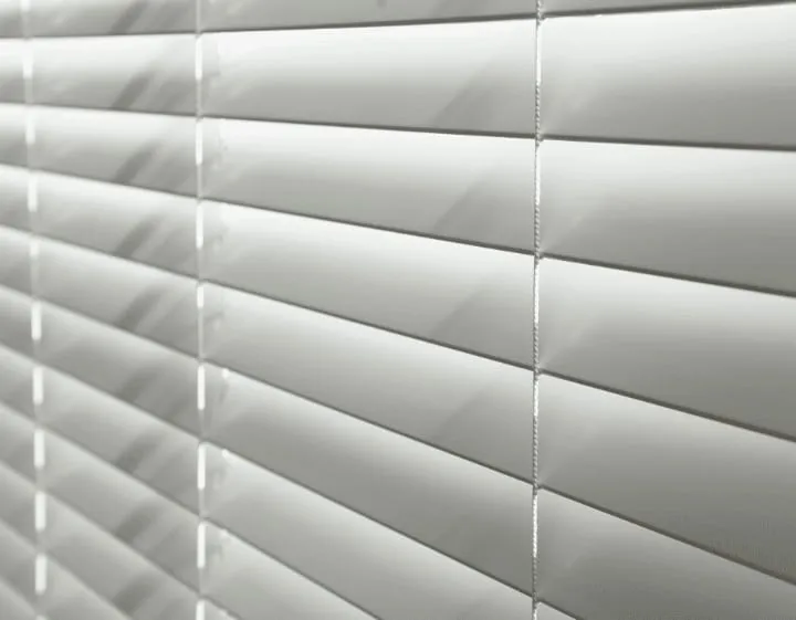 5 Benefits of Steam Blind Cleaning Your White Blinds: A Professional’s Perspective