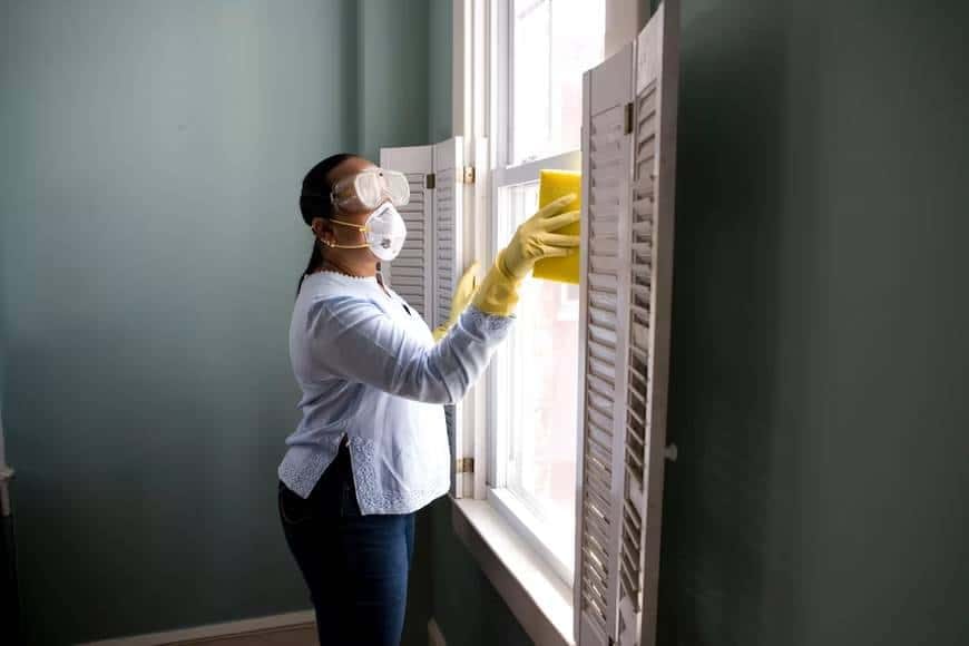 5 Window Cleaning Do’s & Don’ts for Homeowners