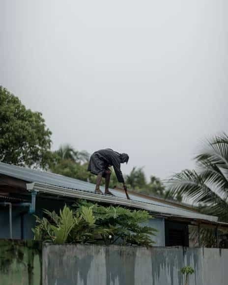 7 Tips While Learning How To Clean Gutters