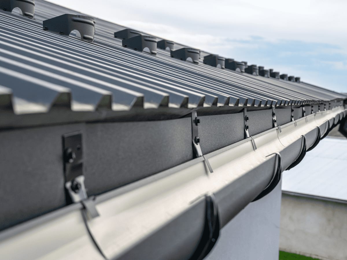 Commercial Gutters: 5 Reasons They Need To Be Cleaned