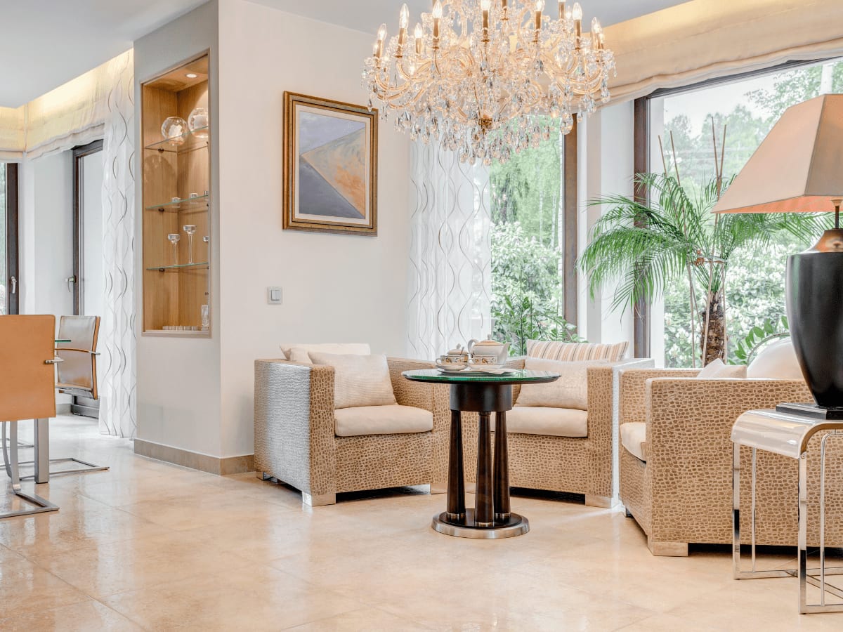 Crystal Chandelier Cleaning – 12 Huge Do’s & Don’ts!