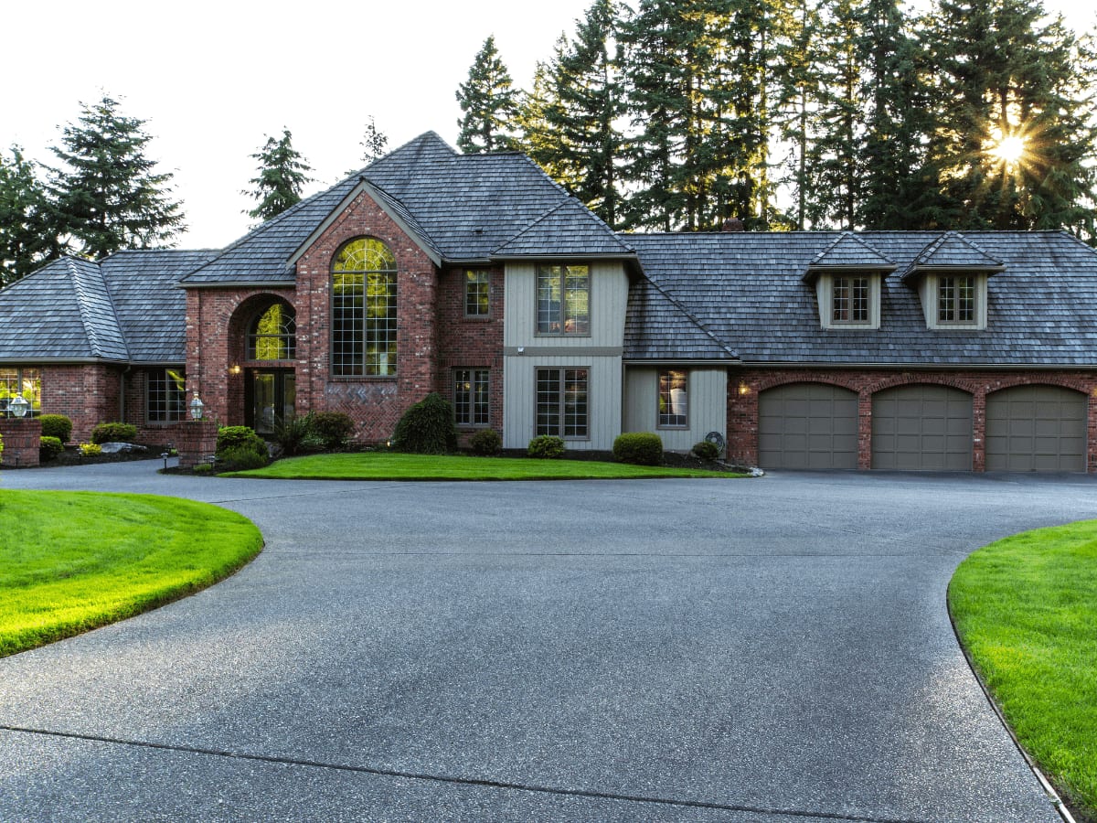 Need Driveway Cleaning? 7 Huge Benefits Of Pressure Washing Services