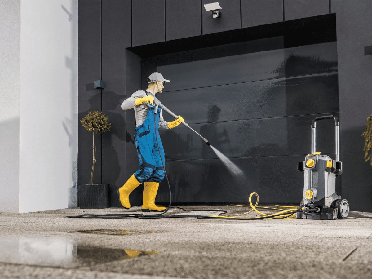 5 Reasons It’s a Good Idea to Get Power Washing Services Before Listing Your Home