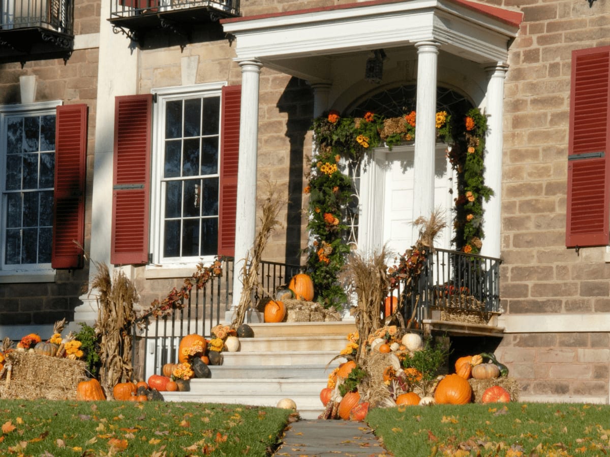 Is It Okay To Get House Washing Services During Fall? + 5 Benefits Of House Washing