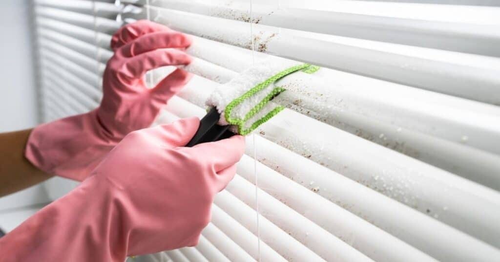 On site vs off site blind cleaning services 1024