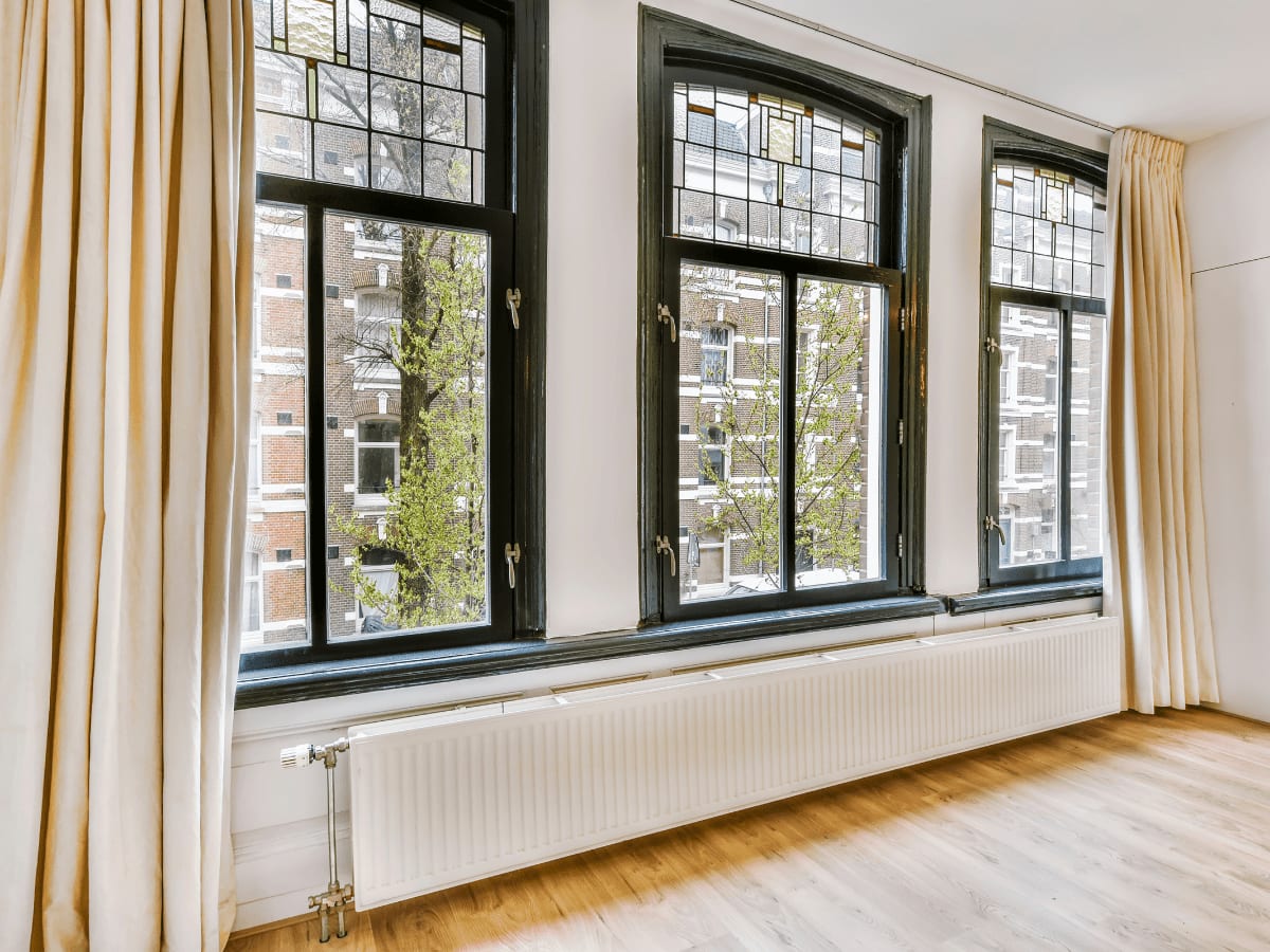 Step by Step Guide: How to Easily Clean Window Tracks Like a Pro