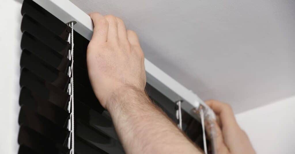 What kind of blinds can be professionally cleane