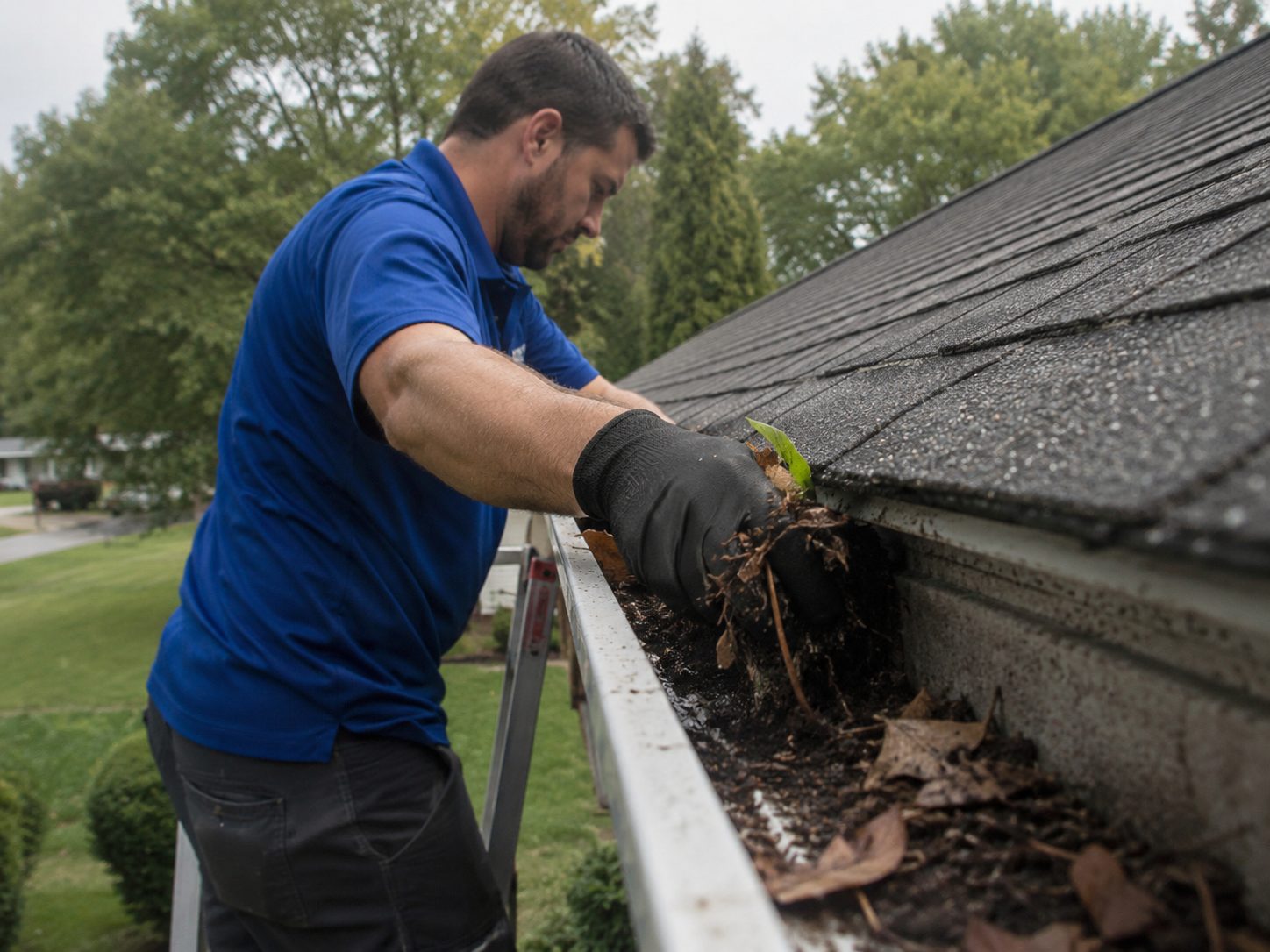 Professional Gutter Cleaning in West Sacramento, CA by Bailey Boys Services
